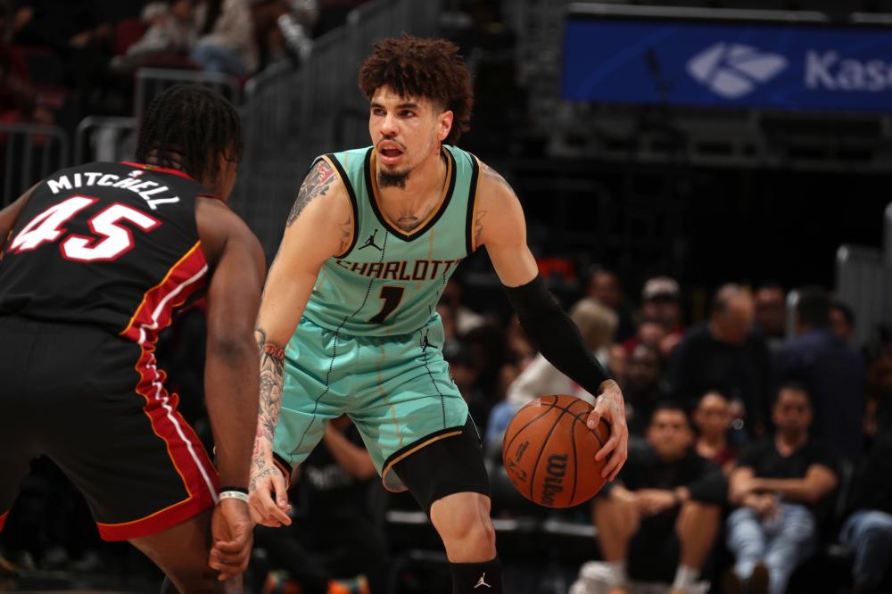 何崭露头角 何崭露头角