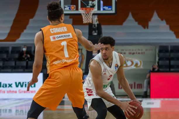 换人调整战 换人调整战