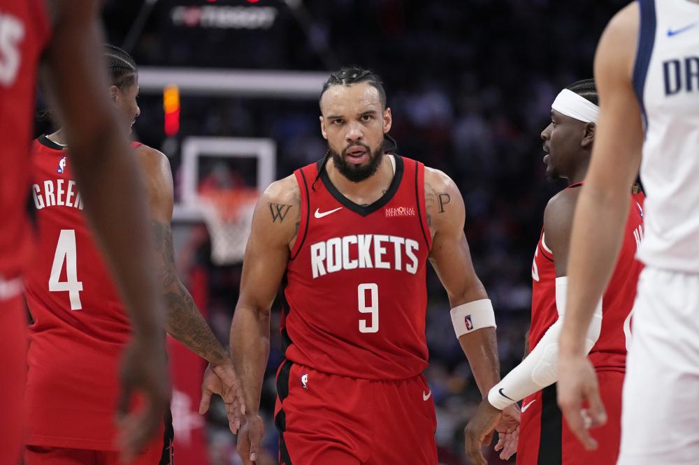 刚拿下世锦赛冠军 骆建佑：好想回家给爸妈一个拥抱